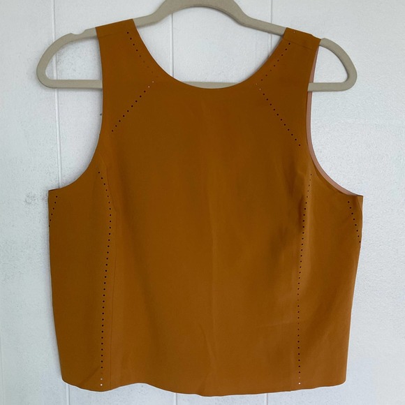 Athleta Tops - ATHLETA Yellow Gold Sleeveless Stretch Scoop Neck Med